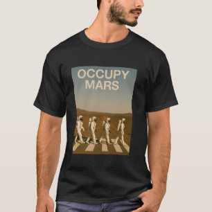 Camiseta Astronautas Caminhando em Marte Ocupam Marte