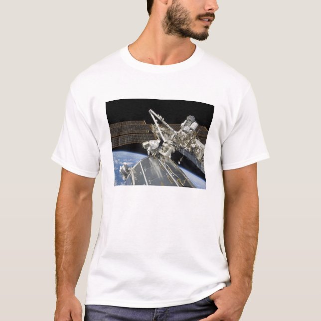 Camiseta Astronautas executam uma série de tarefas (Frente)
