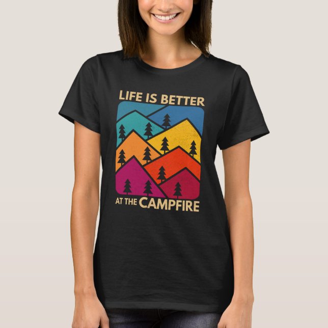 Camiseta At The Campfire Camper Outdoorlife Camping (Frente)