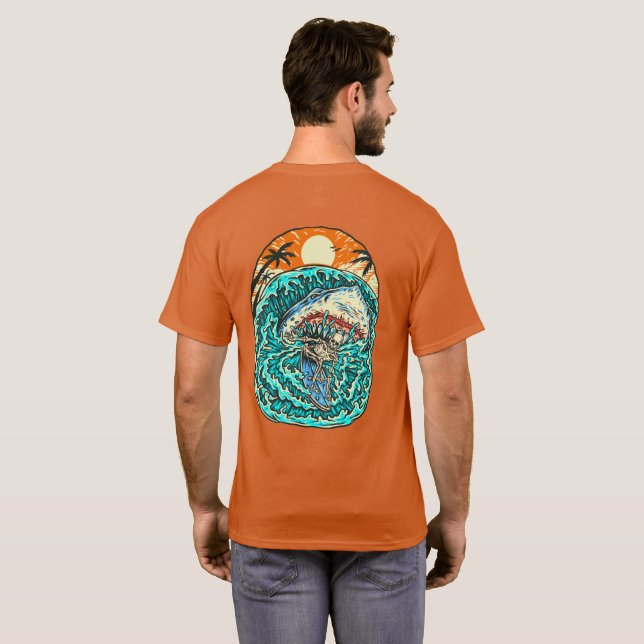 Camiseta Ataques de tubarão surfando Skeleton Dude Beach (Parte Traseira Completa)