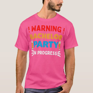 Camiseta Atenção Festa de Solteiro em Andamento Casamento E