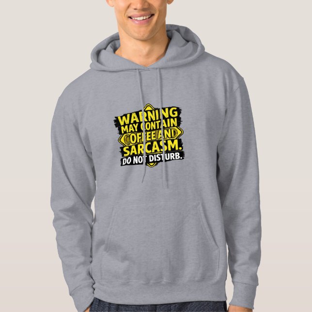 Camiseta 'Atenção Pode Contém Café & Sarcasmo' -  (Frente)
