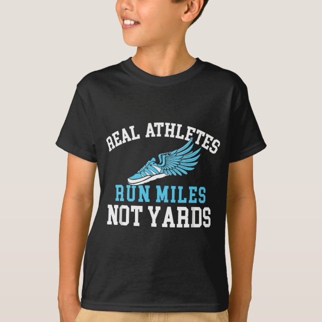 Camiseta Atletas Verdadeiros Executam Miles Não Yards - Exe (Frente)