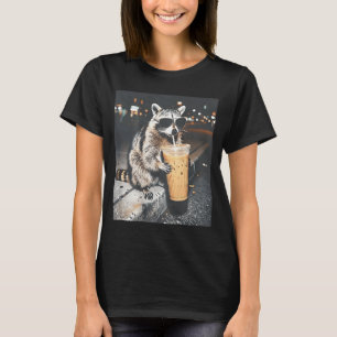 Camiseta (atrás) guaxinim bebendo café gelado anima funny
