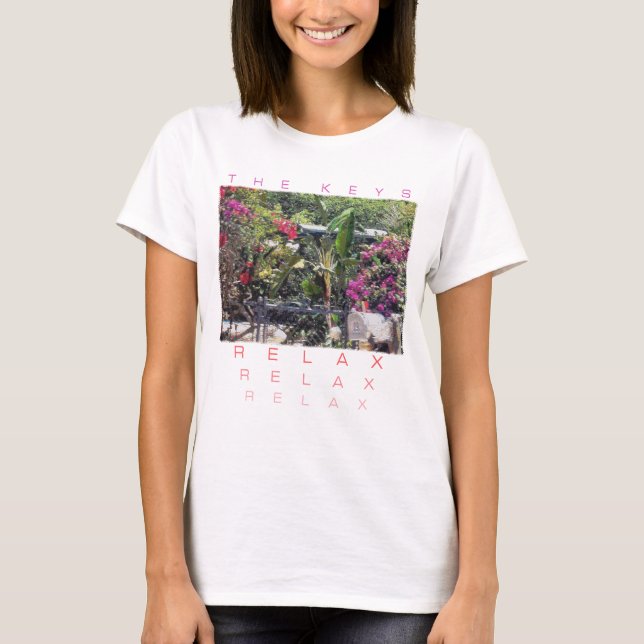 Camiseta Através de um portão de jardim... (Frente)