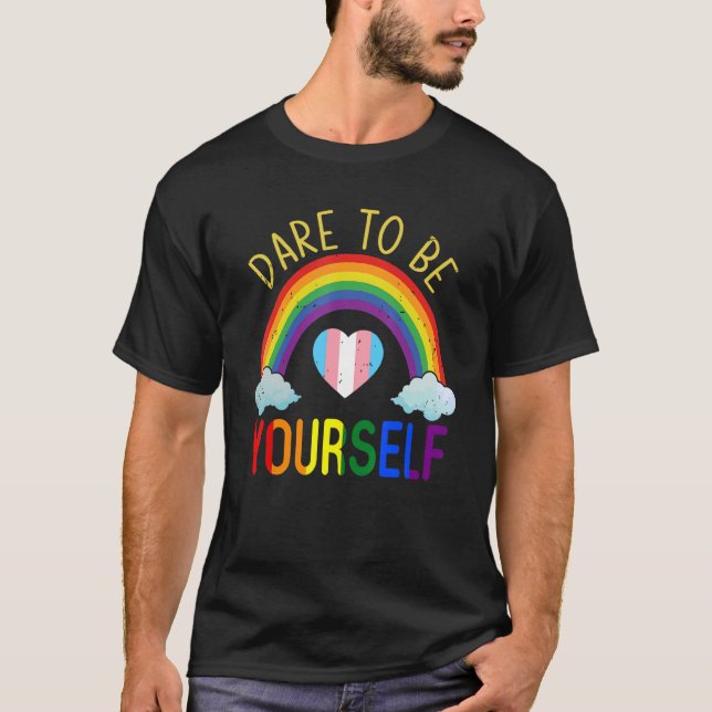 Camiseta Atrevo-Se A Ser Seu Próprio Rainbow Heart Lgbt Pri (Frente)