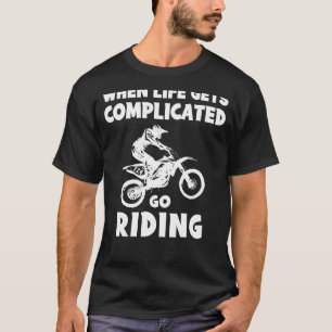 Camiseta Aumente a risada: Quando a vida se complica, eu