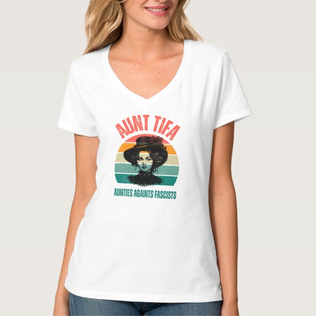 Camiseta Aunt Tifa aunties against fascist anti Trump (Frente)