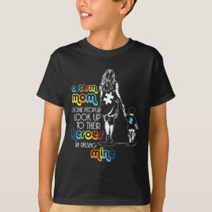 Camiseta Autismo Mãe Algumas Pessoas Olham Para Os Seus Her