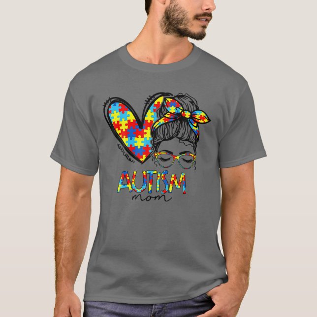 Camiseta Autismo Mãe Coração Mensal Bun Óculos Sunglass Ban (Frente)
