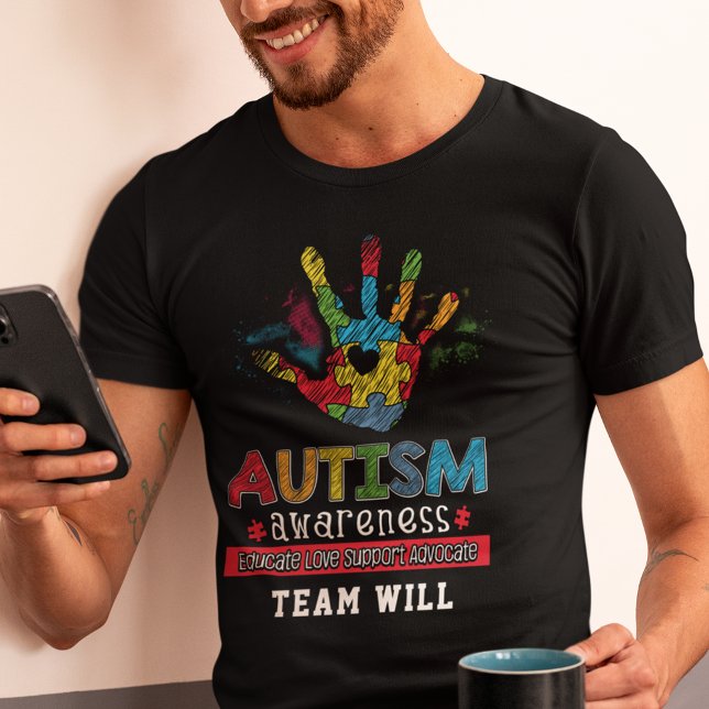 Camiseta Autismo Sensibilização Educar Equipe Personalizada (Autism Awareness Puzzle Hand Team Custom Black T-Shirt)