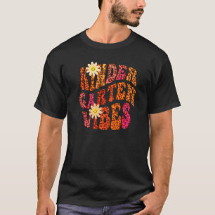 Camiseta Autumn KINDERGARTEN VIBES Professor Peace Love Kin