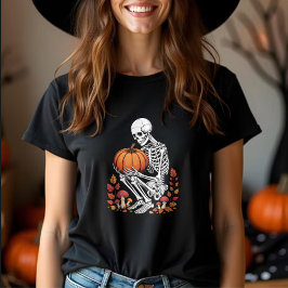 Camiseta Autumn Love Skeleton Hugging Pumpkin