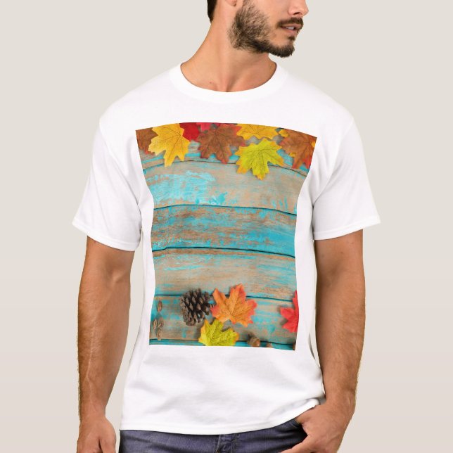 Camiseta Autumn Maple: Pinecone Nature Frame. (Frente)