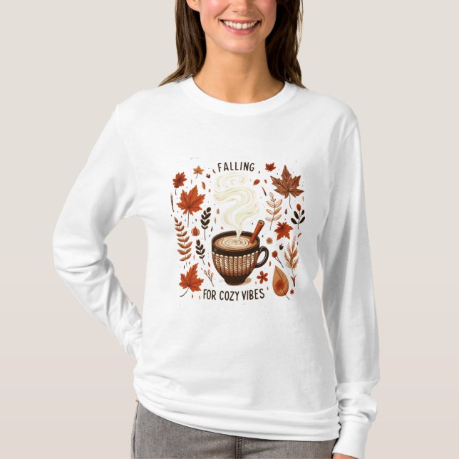 Camiseta Autumn Vibs Café, Folhas e Cozy Queda Estética (Frente)