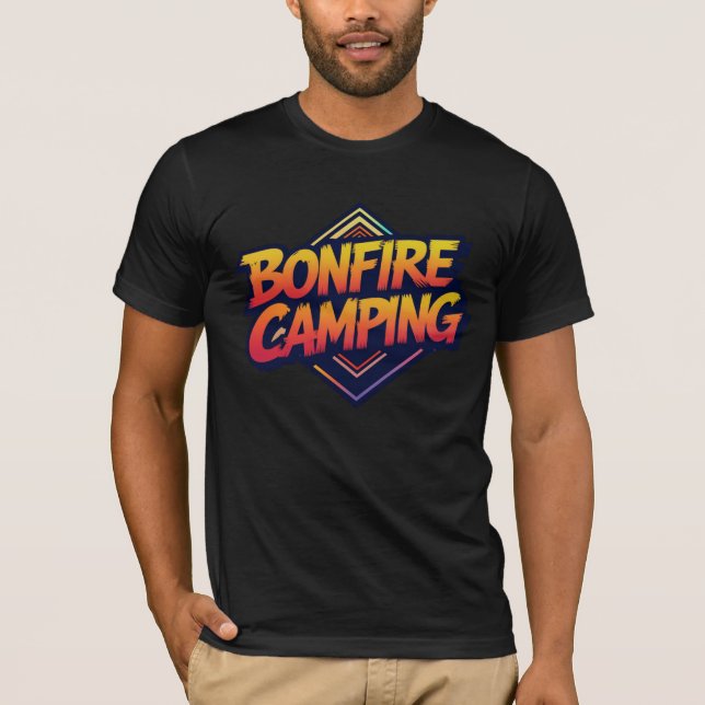 Camiseta Aventura de Camping 🔥 Bonfire - Retro 80s ao ar l (Frente)