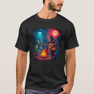 Camiseta Aventura de fogueira de Alien e Pé Grande Lua OVNI
