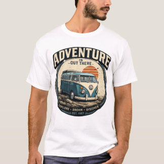 Camiseta Aventura Está Lá Fora – Gráfico de Camper Van Retr