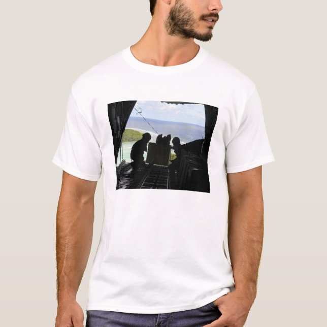 Camiseta Aviões empurram uma palete de mercadorias doadas (Frente)
