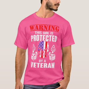 Camiseta Aviso A Esta Garota É Protegida Por Um Crânio Vete