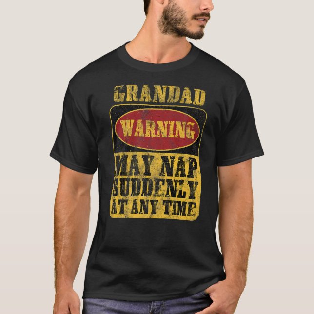 Camiseta Avô Advertência Pode Dormir De Repente A Qualquer  (Frente)