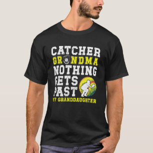 Camiseta Avó de Catcher de Softbol Avó Orgulhosa de Um Soft