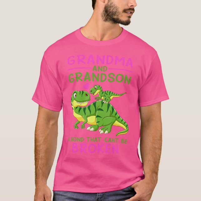 Camiseta Avó Dinossauro E Vovô Uma Obrigação Que Não Pode S (Frente)