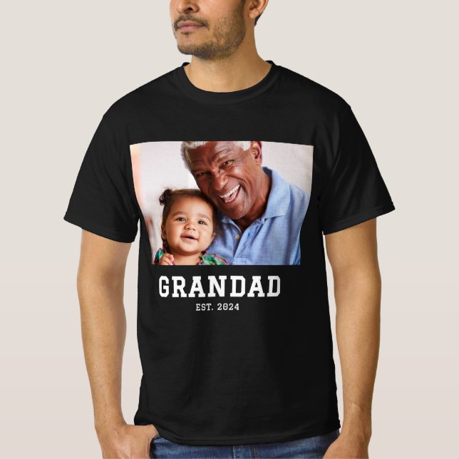 Camiseta Avô Estabelecido Foto Ousada (Frente)