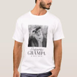 Camiseta Avô Incrível Desde 20XX Foto Elegante Simples<br><div class="desc">Esta design simples e moderna é composta por tipografia serif e cursiva e adiciona uma foto personalizada</div>