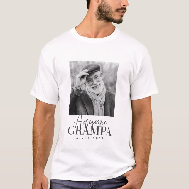 Camiseta Avô Incrível Desde 20XX Foto Elegante Simples (Frente)