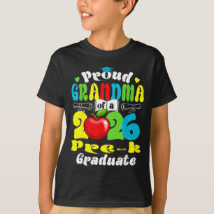 Camiseta Avó orgulhosa da pré-escola de 2026 formada no dia
