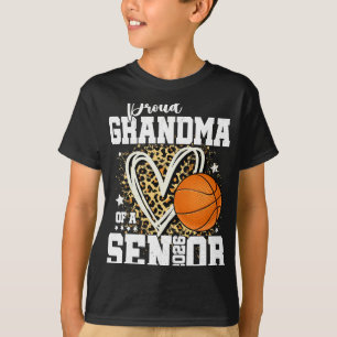 Camiseta Avó Orgulhosa De Um Formando Da Turma De 2026 Sket