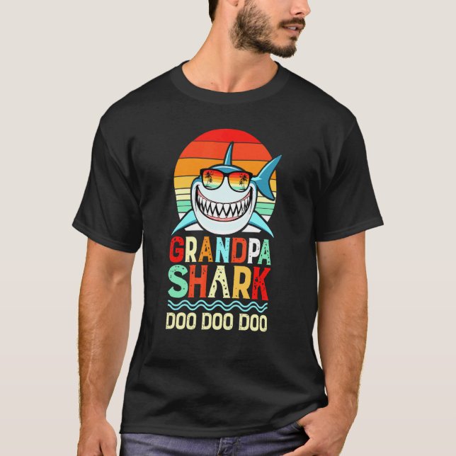 Camiseta Avô Shark Doo Doo Doo Doo (Frente)