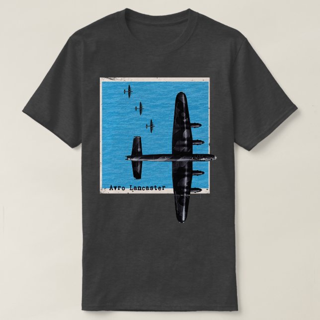 Camiseta Avro Lancaster Bomber Avião WW2 sobre o mar (Frente do Design)