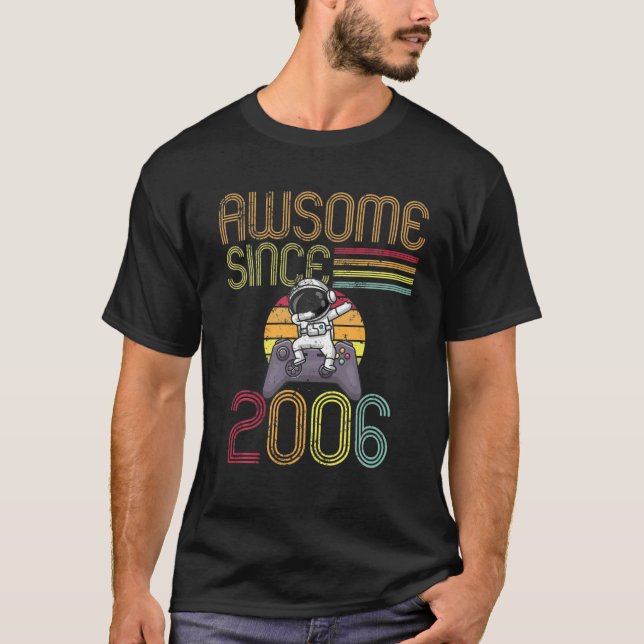 Camiseta Awesome Since 2006 16Th Birthday Retro Gaming Dabb (Frente)