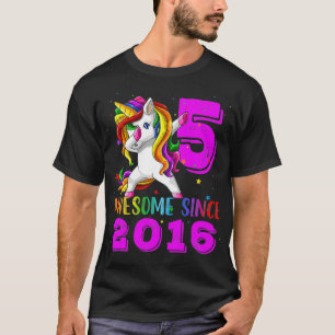 Camiseta Awesome Since 2016 Rainbow Unicorn Dabbing 5th Bir