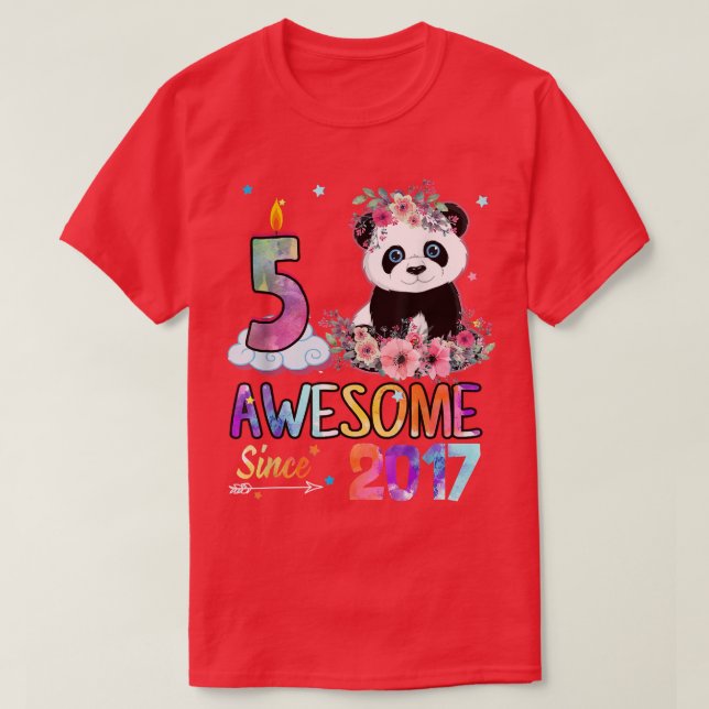 Camiseta Awesome since 2017 5th Birthday 5 Year Old Panda U (Frente do Design)