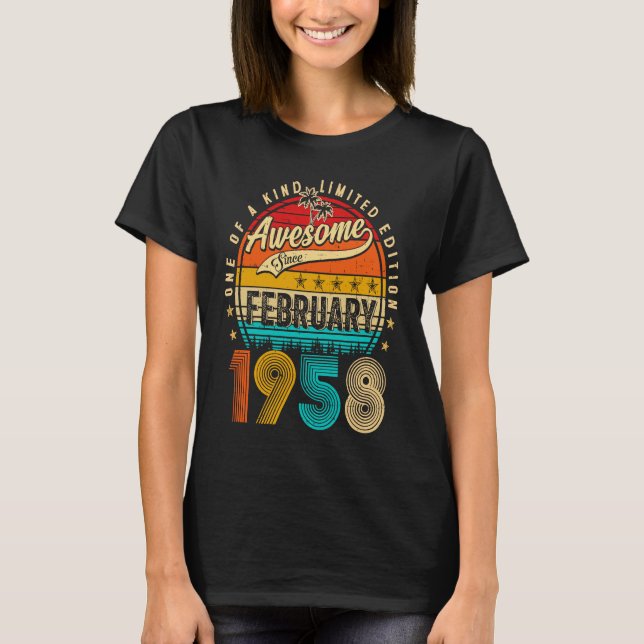 Camiseta Awesome Since February 1958 65 Years Old 65th Birt (Frente)