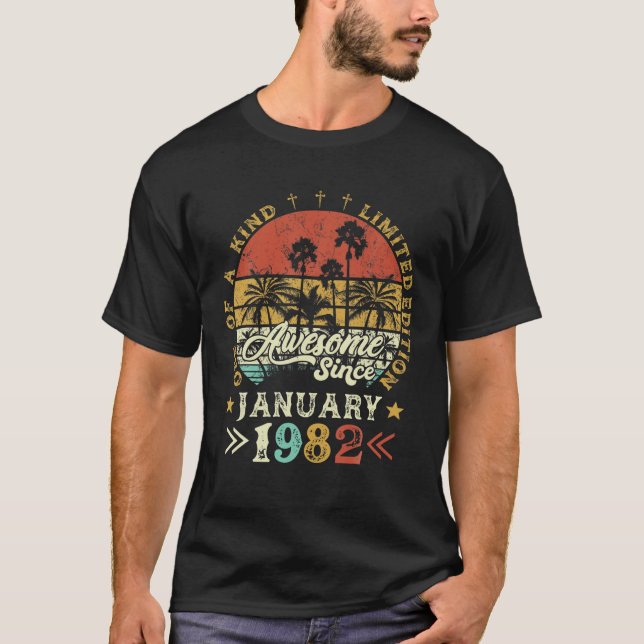 Camiseta Awesome Since January 1982 One Of A Kind Limited E (Frente)