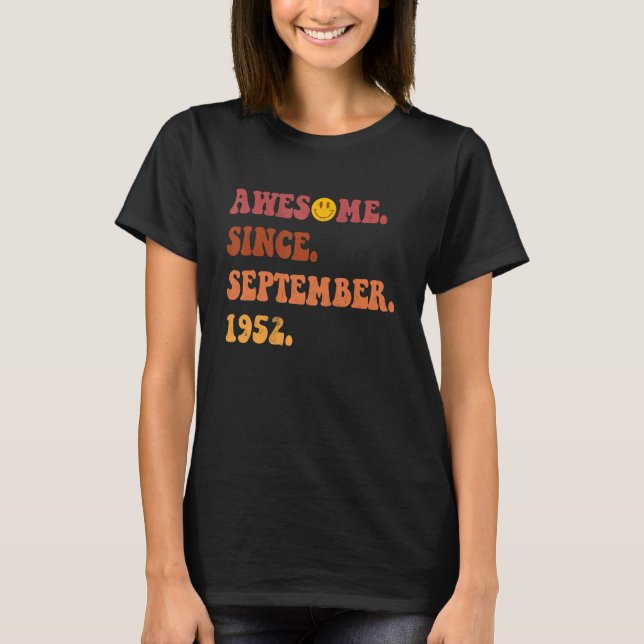 Camiseta Awesome Since September 1952 Retro Groovy 70 Year  (Frente)