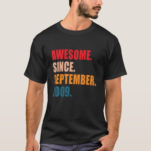 Camiseta Awesome Since September 2009 Vintage Personalized (Frente)