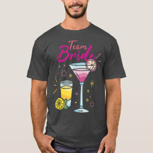 Camiseta Awesome Team Bride Different Alcoholic Drinks Bach