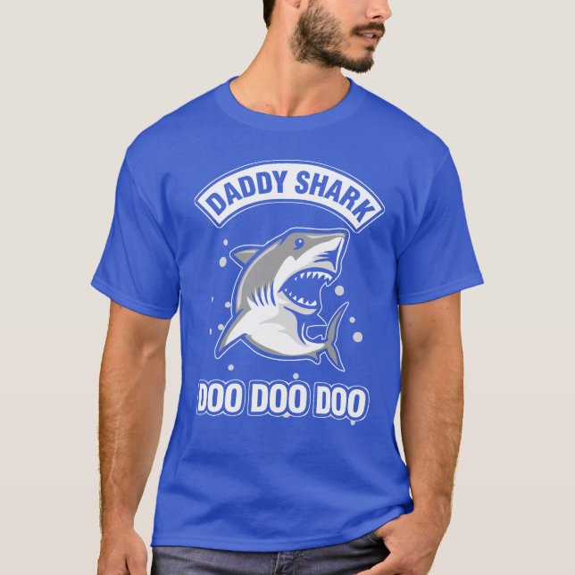 Camiseta Azul profundo com tubarão do pai (Frente)