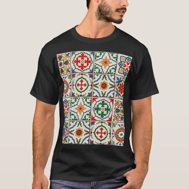 Camiseta Azulejos marroquinos: Padrão Colorido Sem Olhos. (Frente)