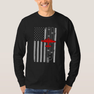 Camiseta B-17 Fortaleza Voadora Pista de Bandeira Americana