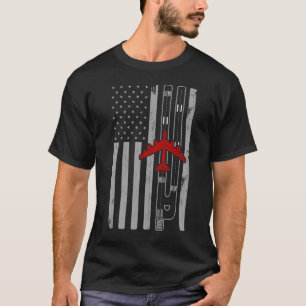 Camiseta B-52 Stratofortress Bomber American Flag Runway
