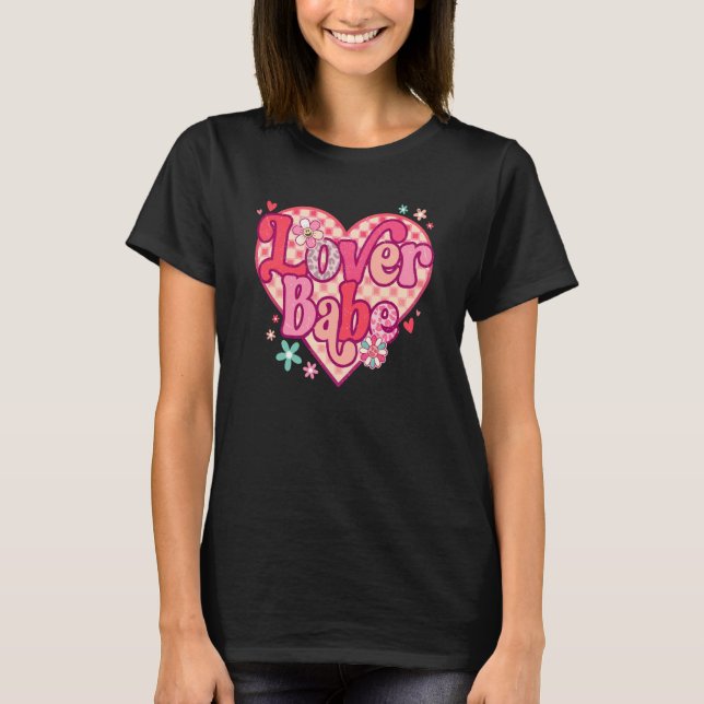 Camiseta Babe Retro Happy Valentine's Day Groovy Heart (Frente)