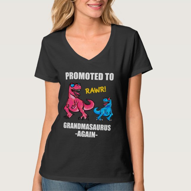Camiseta Baby Announcement Dinosaur  Promoted To Grandmasau (Frente)