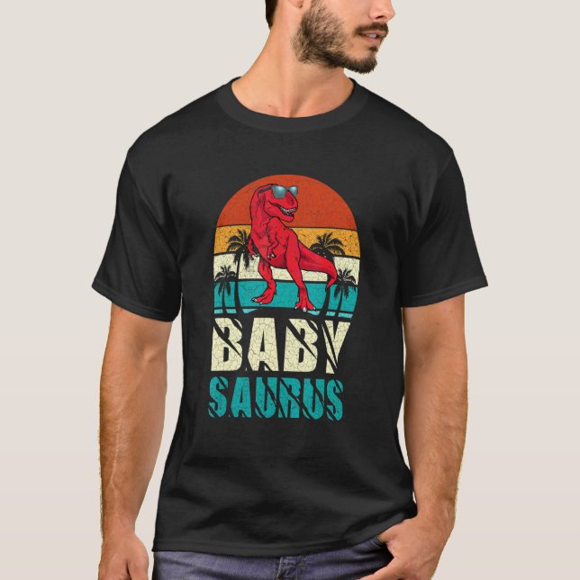 Camiseta Babysaurus T Rex Dinossaur Bebê Saurus Matando Fam (Frente)