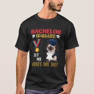 Camiseta BACHELOR FORMADO MAS MEUS NERVOS ESTÃO ABALADOS En